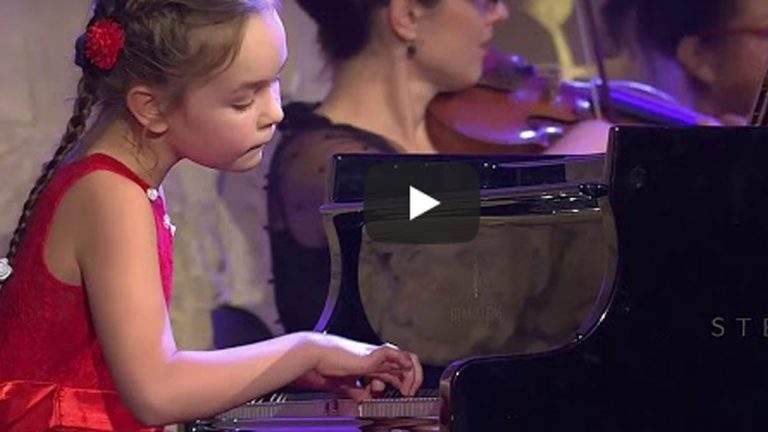 Amazing little pianist Klára Gibišová (8 years old) performing Haydn’s finale from the piano concerto in D major