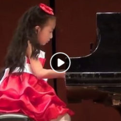 Fantasie Impromptu in C-sharp Minor of Chopin by Harmony Zhu (age 07)