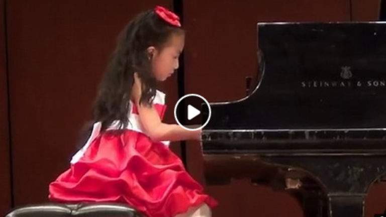 Fantasie Impromptu in C-sharp Minor of Chopin by Harmony Zhu (age 07)