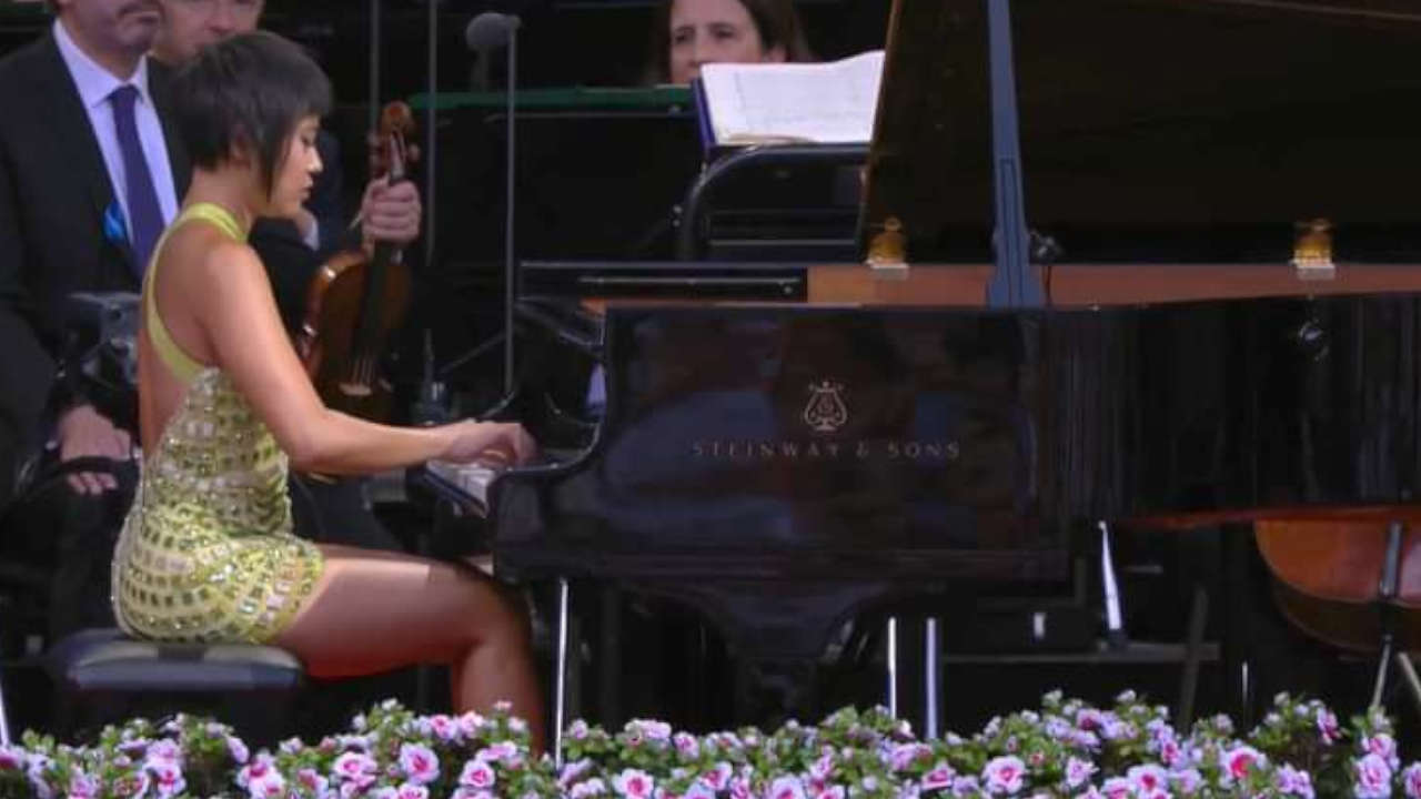 Yuja Wang: Philip Glass Piano Etude No. 6 [HD]