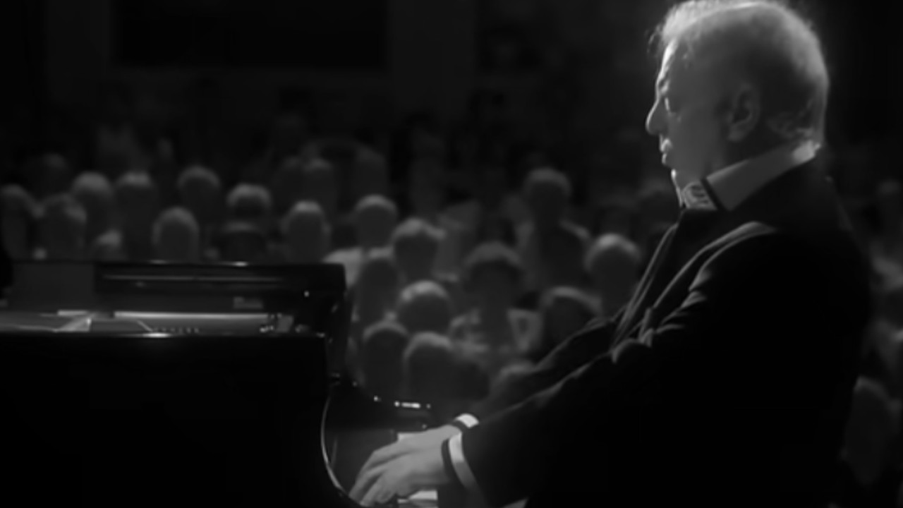 Beethoven's Sonata No. 8, barenboim, piano, classical music